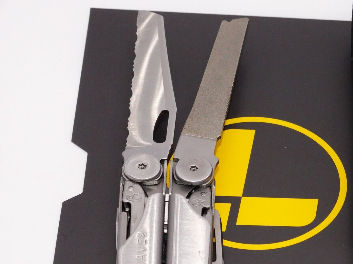 Leatherman EDC WAVE 2013 Excellent Condition with Leather Sheath