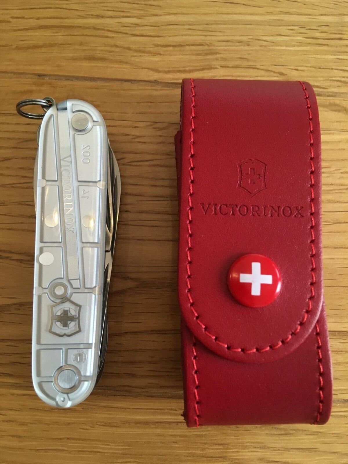 Victorinox Belt Pouch Red 2-4 Layer for Pocket Tool [KNIFE NOT INCLUDED]