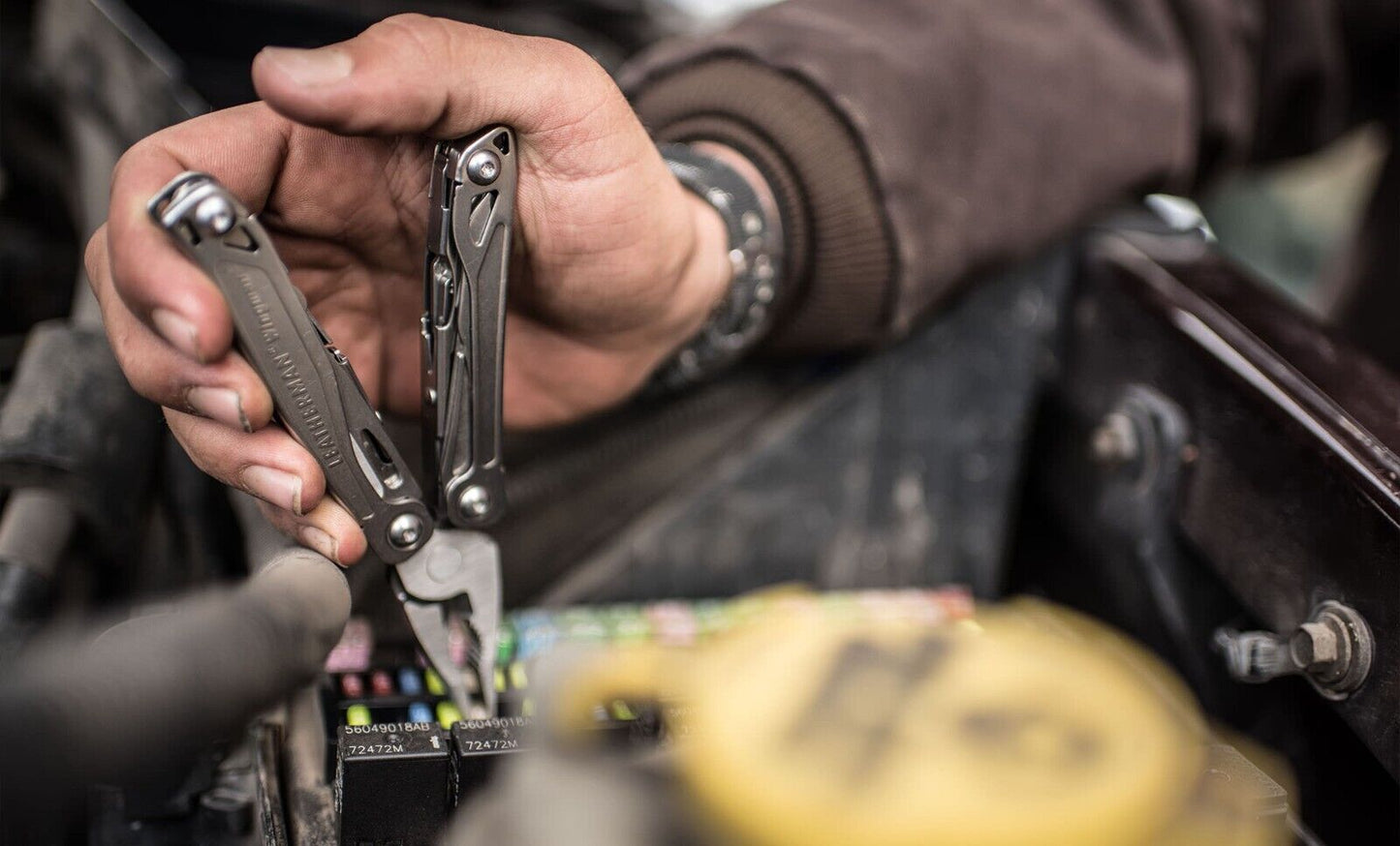 LEATHERMAN, Wingman Multitool and Sheath with Spring-Action Pliers and Scissors