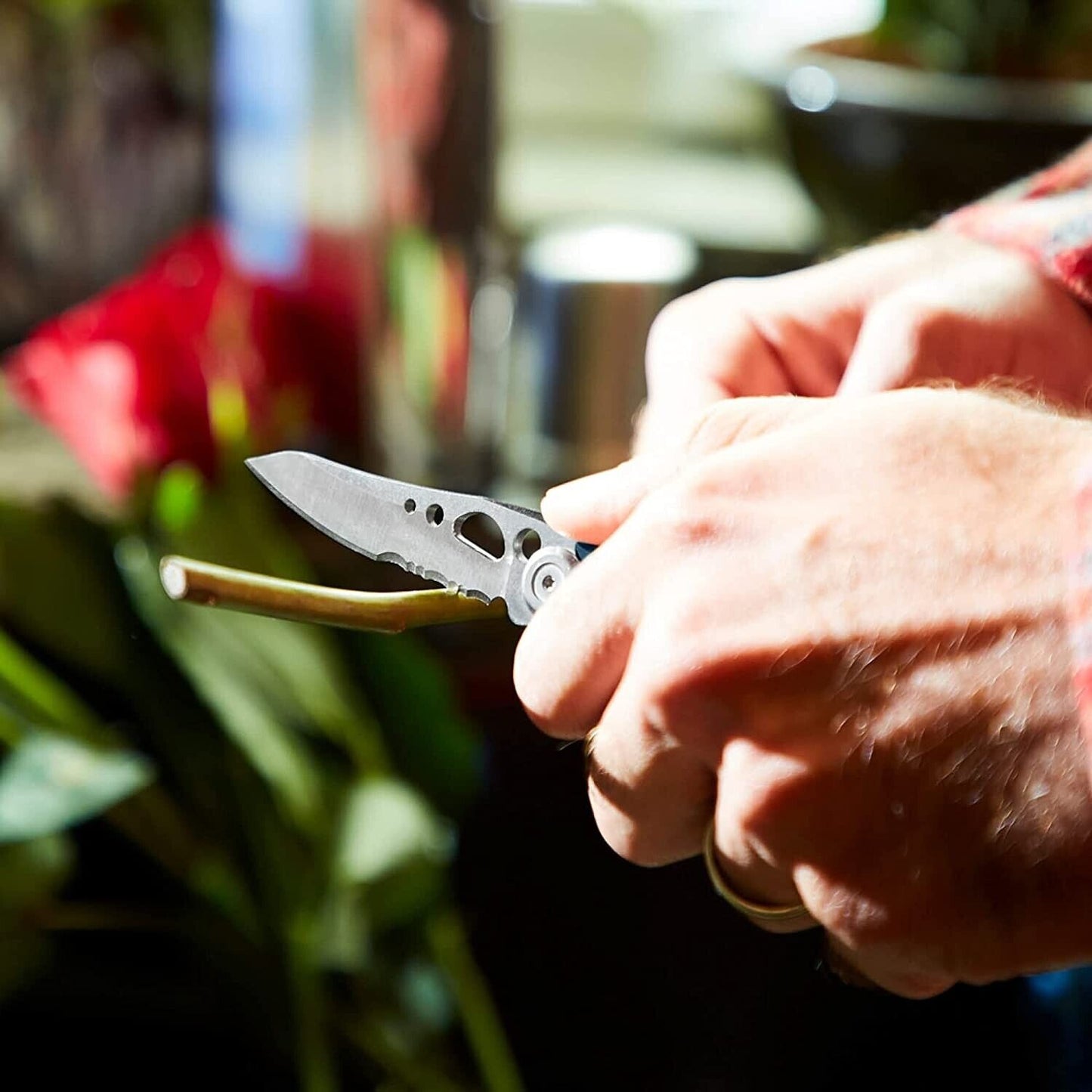 LEATHERMAN Skeletool KBX Pocket Multitool with Knife and Bottle Opener