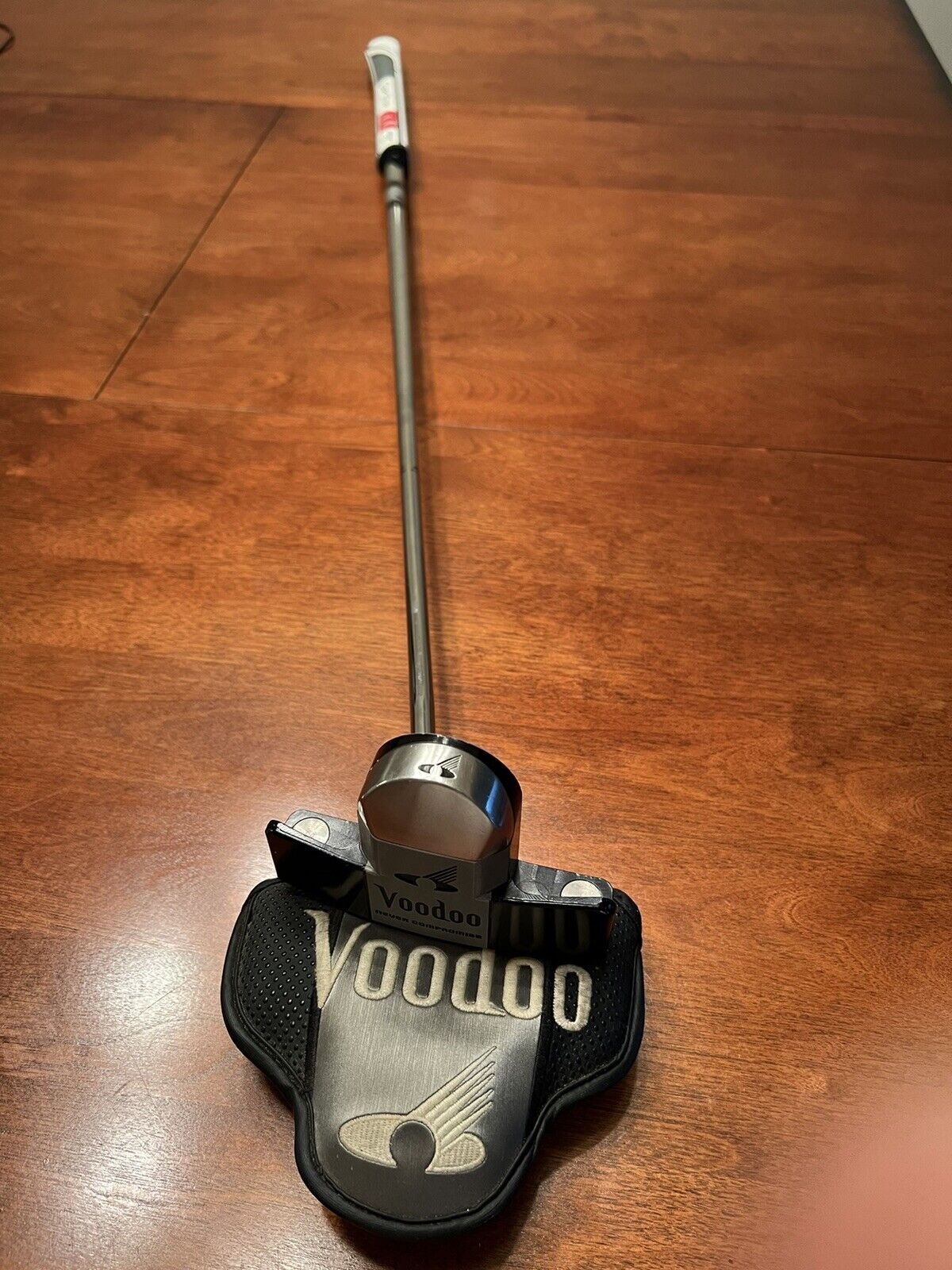 Never Compromise VOODOO Face Balanced Putter 35" Center-Shaft RH SS Pistol GT